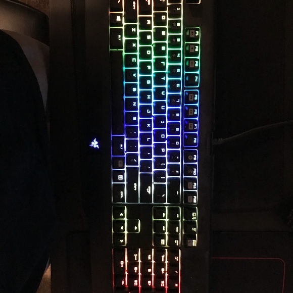 Monitor & Keyboard - Picture 6 of 6